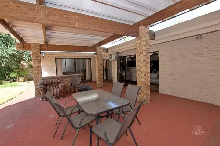 4 Bedroom Property for Sale in Jim Fouchepark Free State